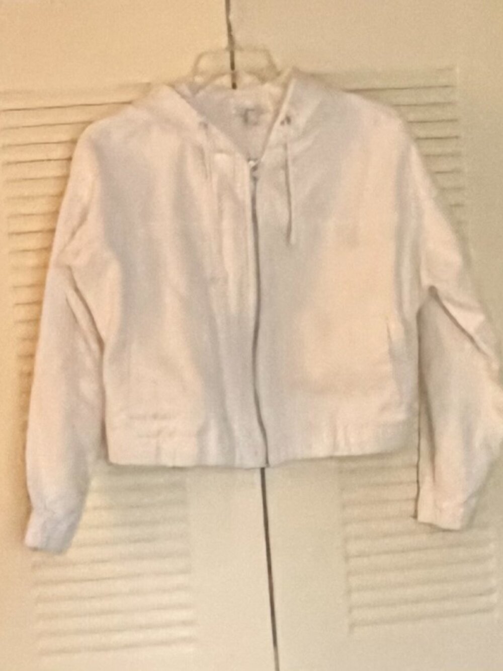 Forever 21 White Zippered Hooded Canvas/Twill Jacket